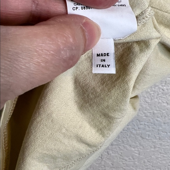 Dolce & Gabbana Beautiful Print Cream with Red Collar Top Size 9/10 - Picture 11 of 11